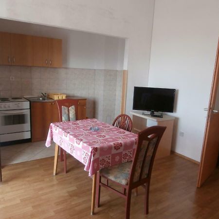 Jure Erceg Apartment Starigrad Paklenica Buitenkant foto
