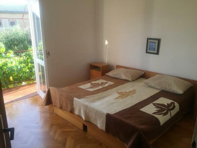 Jure Erceg Apartment Starigrad Paklenica Buitenkant foto
