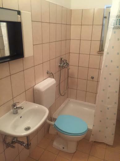 Jure Erceg Apartment Starigrad Paklenica Buitenkant foto