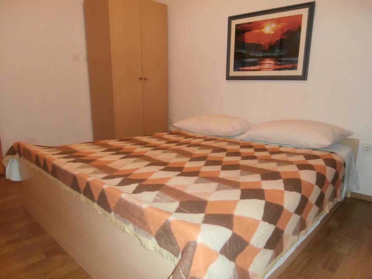 Jure Erceg Apartment Starigrad Paklenica Buitenkant foto
