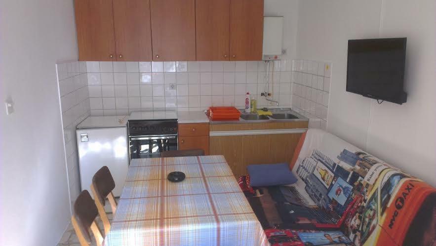 Jure Erceg Apartment Starigrad Paklenica Buitenkant foto