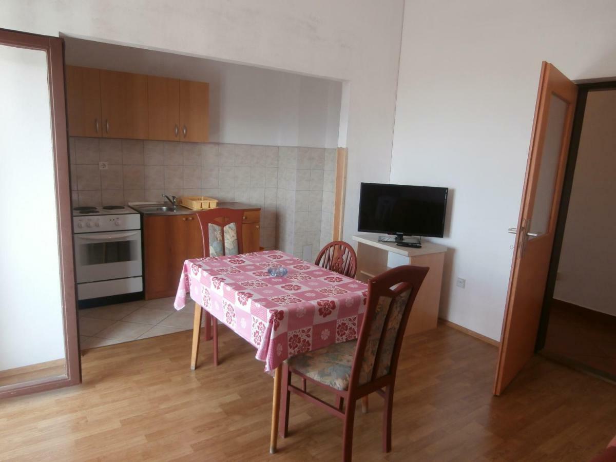 Jure Erceg Apartment Starigrad Paklenica Buitenkant foto